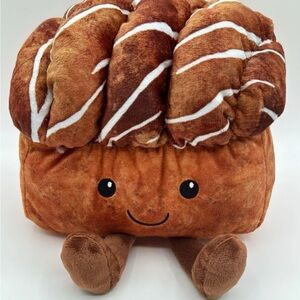 Dollywood Cinnamon Bread Plush Toy